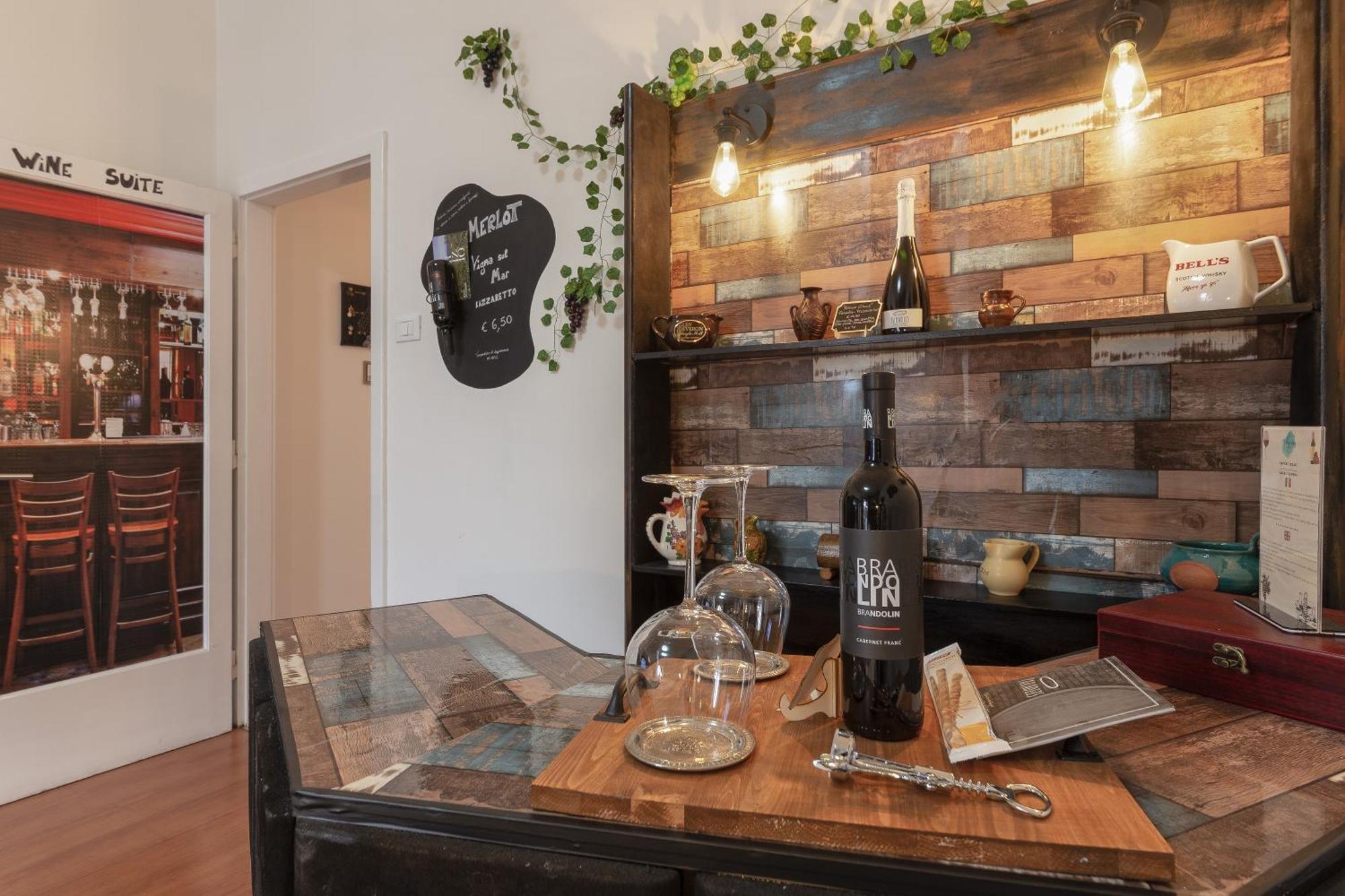 Lodge&Art Hostel トリエステ エクステリア 写真
